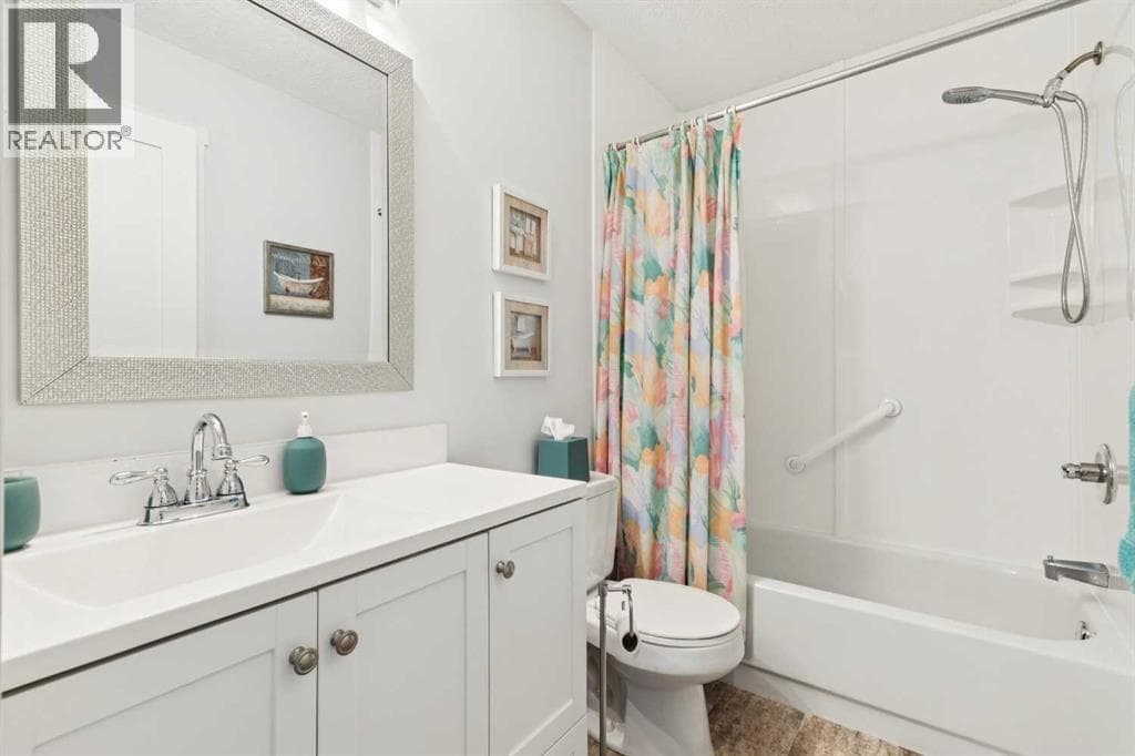 Comfort, convenience, and quality in Strathcona Pa... - Image 1